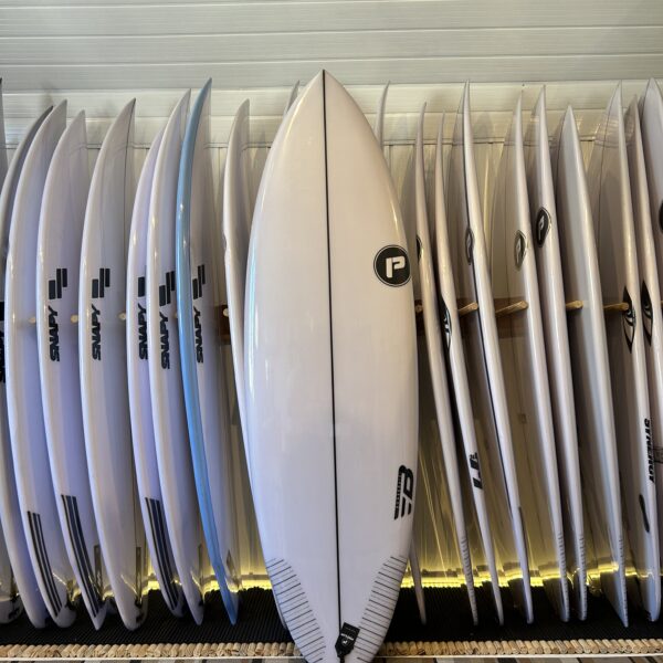 Pró-Ilha Blackeye 5'8 20,12 x 2,43 = 30,4L