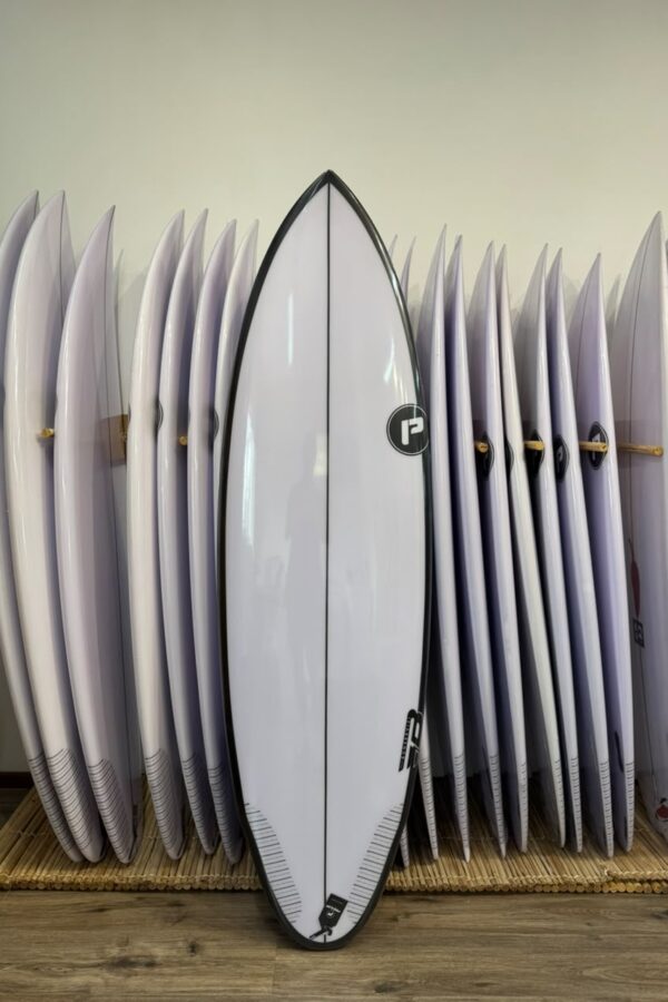 Pró-Ilha Black Eye 6'1 21,00 X 2,68 = 37,6L