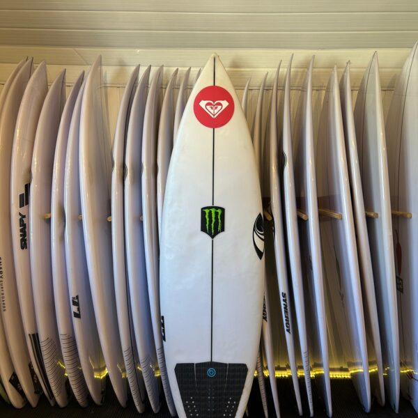 Sharpeye 5'8 18,50 x 2,40 = 25L Laura Raupp