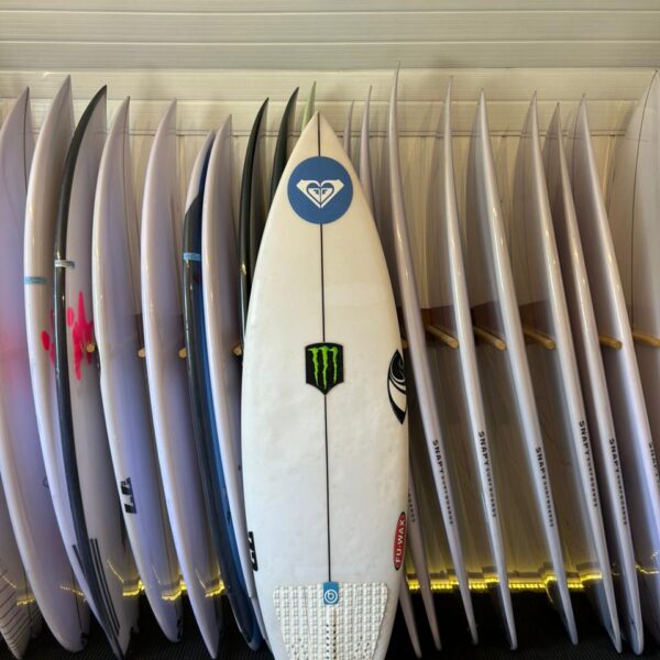 Sharpeye 5'6 18,50 x 2,42 = 24,4L - Laura Raupp