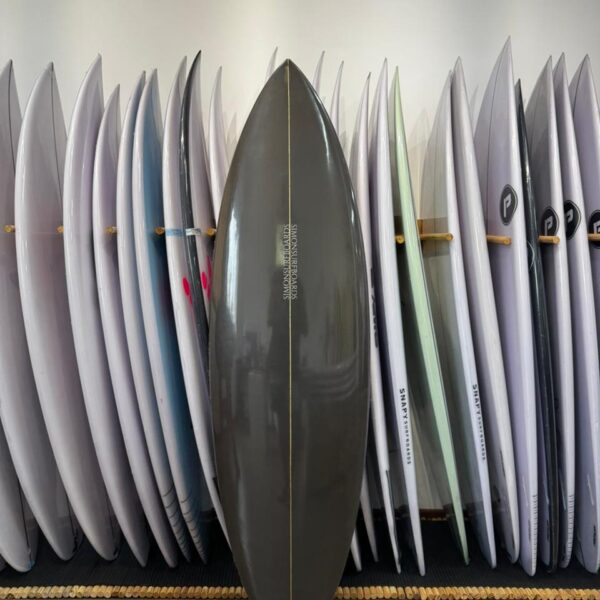 Simon biquilha 5'8 19,60 x 2,60 = 30,7L
